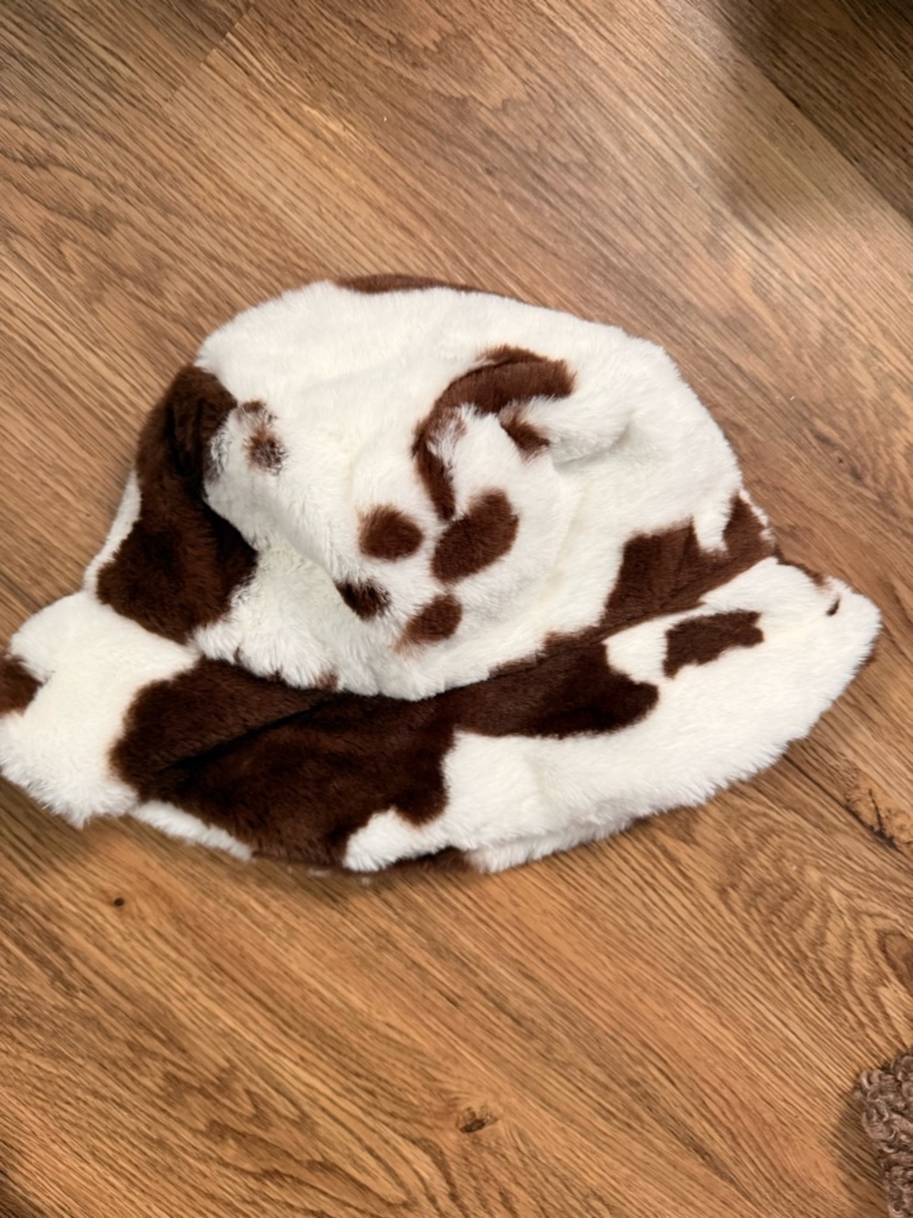 Faux Fur Cow Print Bucket Hat - Brown & White